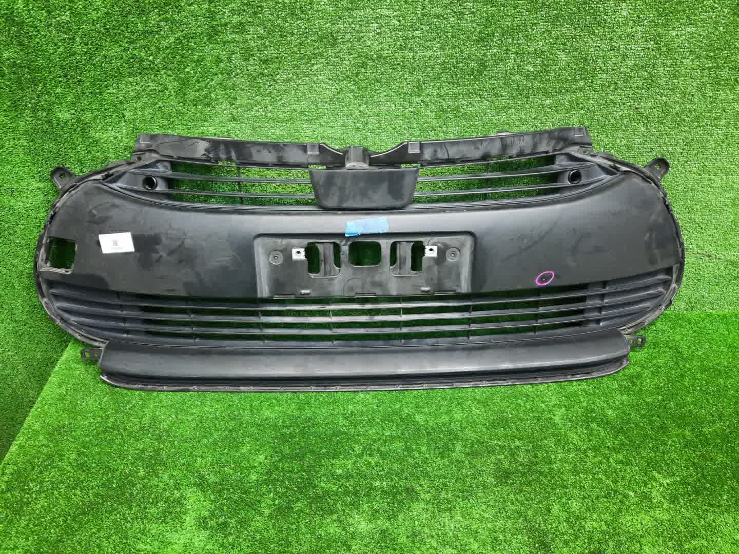 Решетка бамперная TOYOTA AQUA MXPK11 53101-52A00 1 ракурс