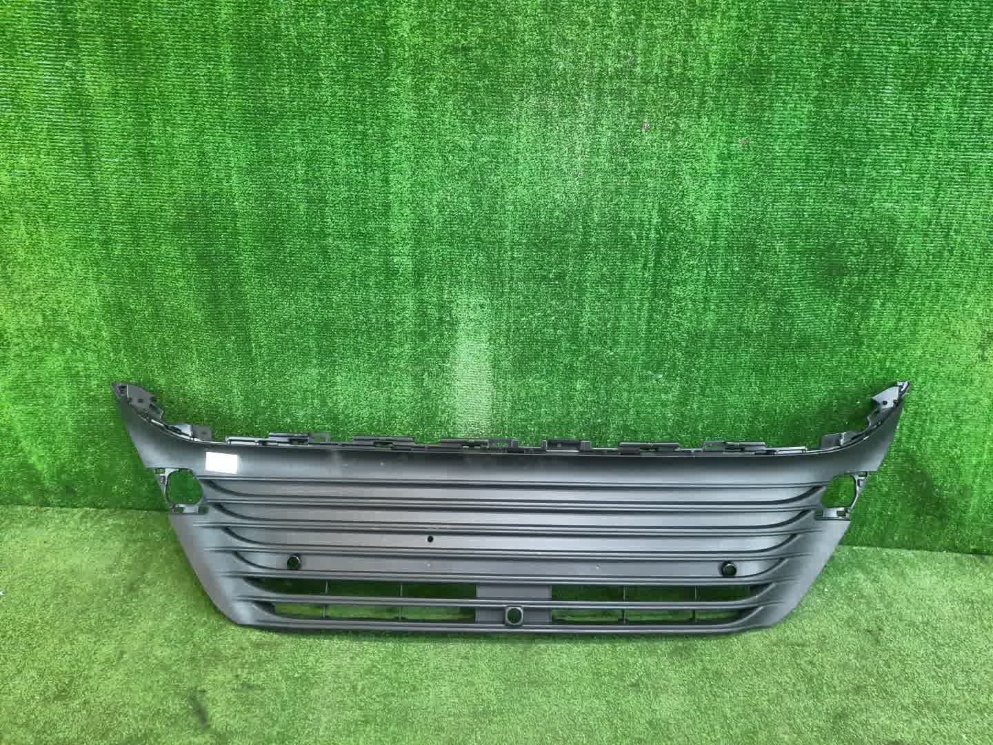 Решетка бамперная TOYOTA HARRIER AXUH80 53112-48400 1 ракурс