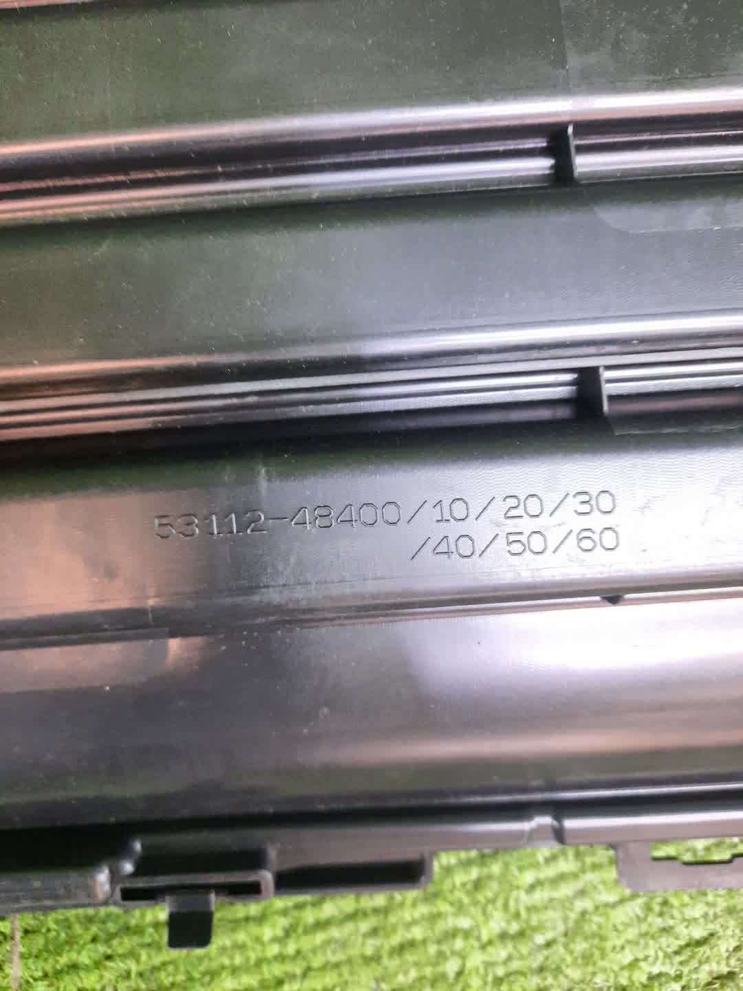 Решетка бамперная TOYOTA HARRIER AXUH80 53112-48400 3 ракурс