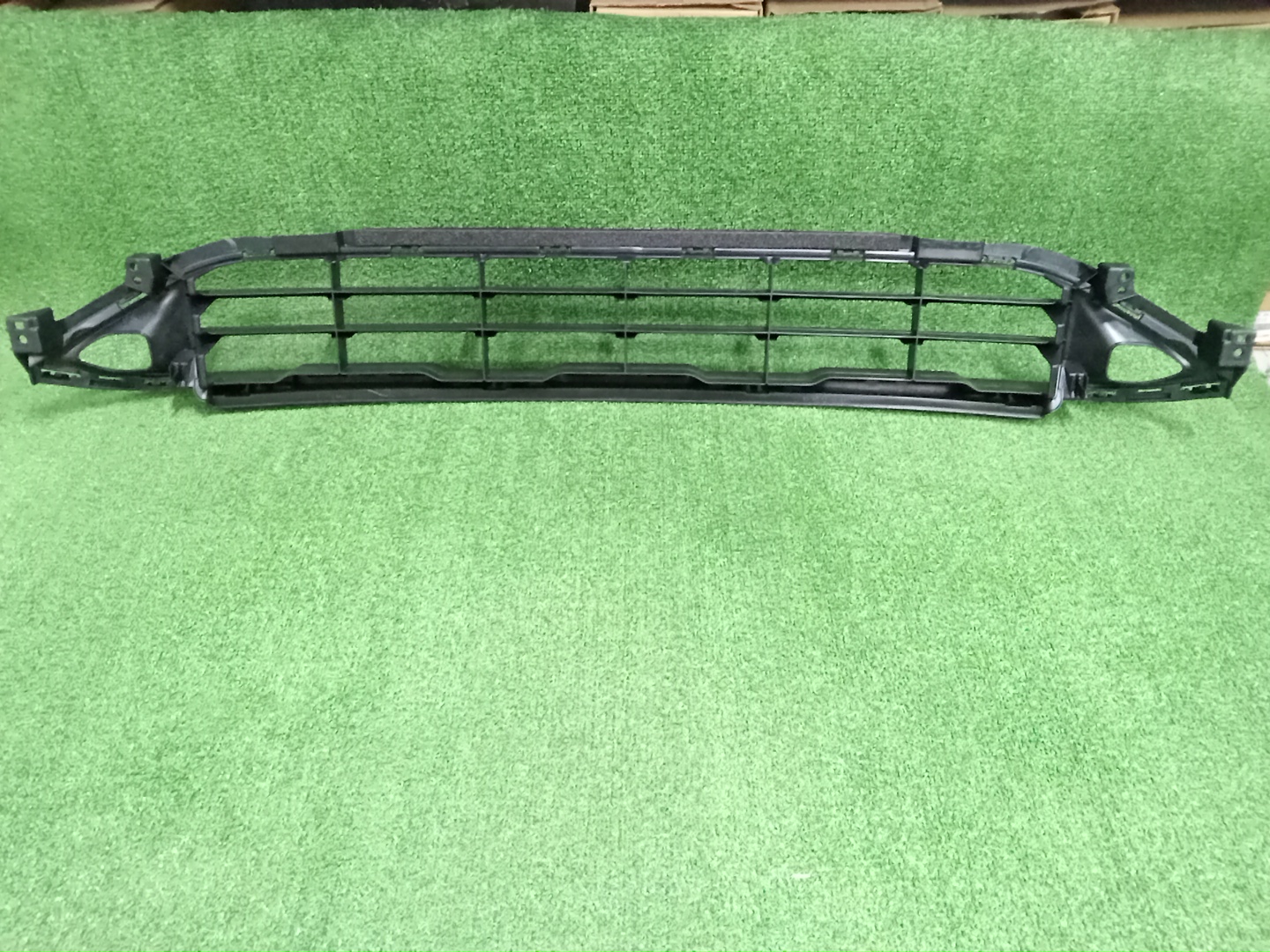 Решетка бамперная передняя NISSAN X-TRAIL SNT33 62254-6RA0A 2 ракурс