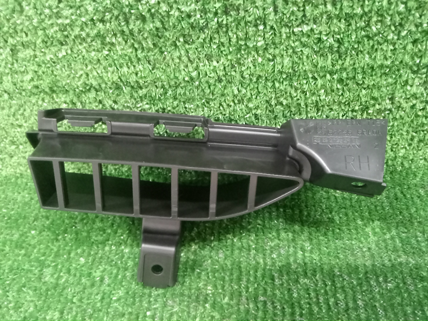Решетка бамперная правая передняя NISSAN X-TRAIL SNT33 62256-6RA0A 2 ракурс