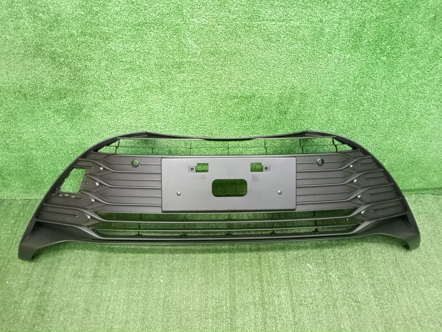 Решетка бамперная TOYOTA VITZ NCP131 53112-52680 1 ракурс