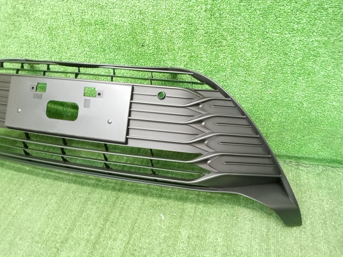 Решетка бамперная TOYOTA VITZ NCP131 53112-52680 3 ракурс