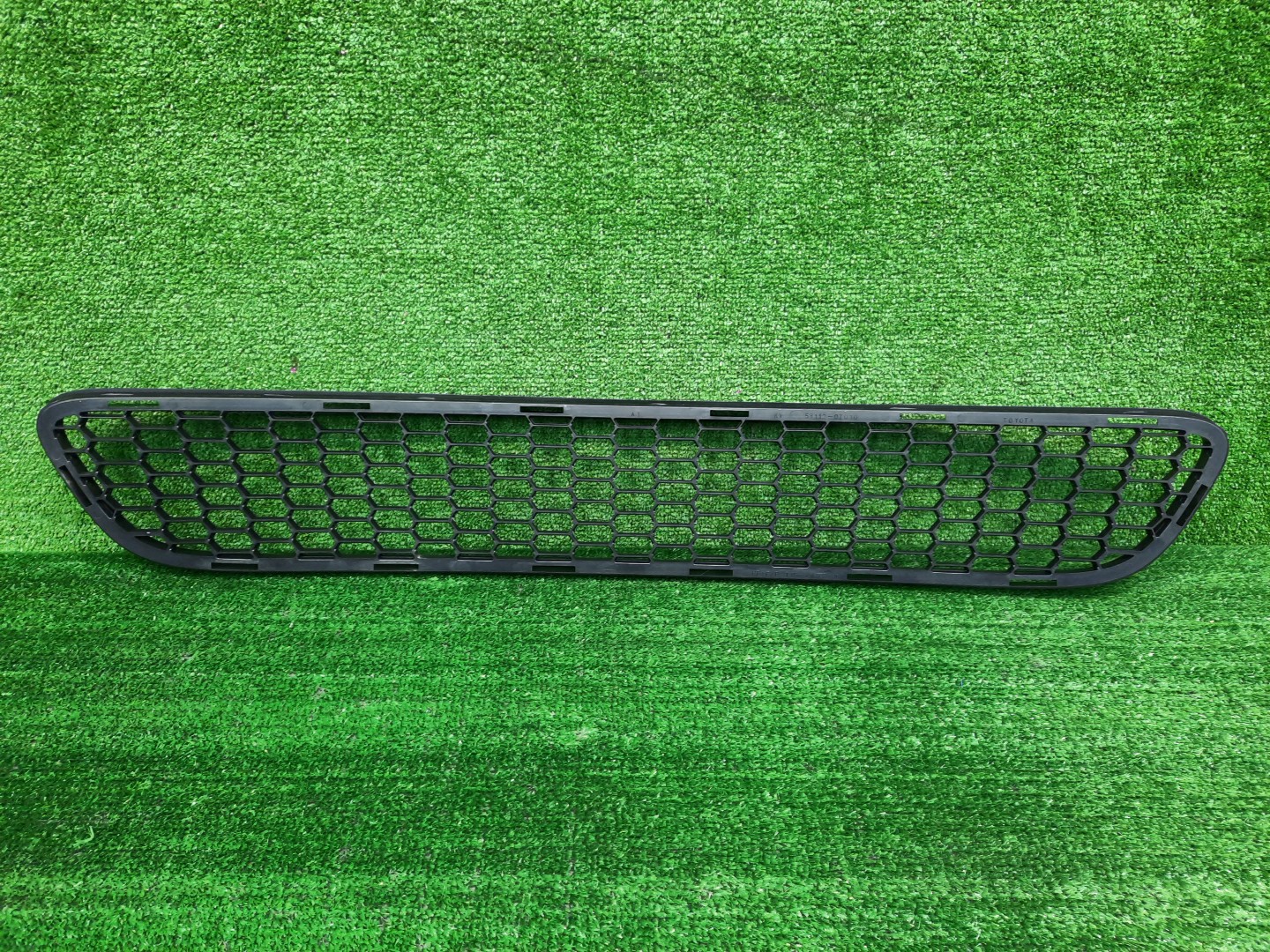 Решетка бамперная TOYOTA VENZA AGV10 53112-0T010 2 ракурс
