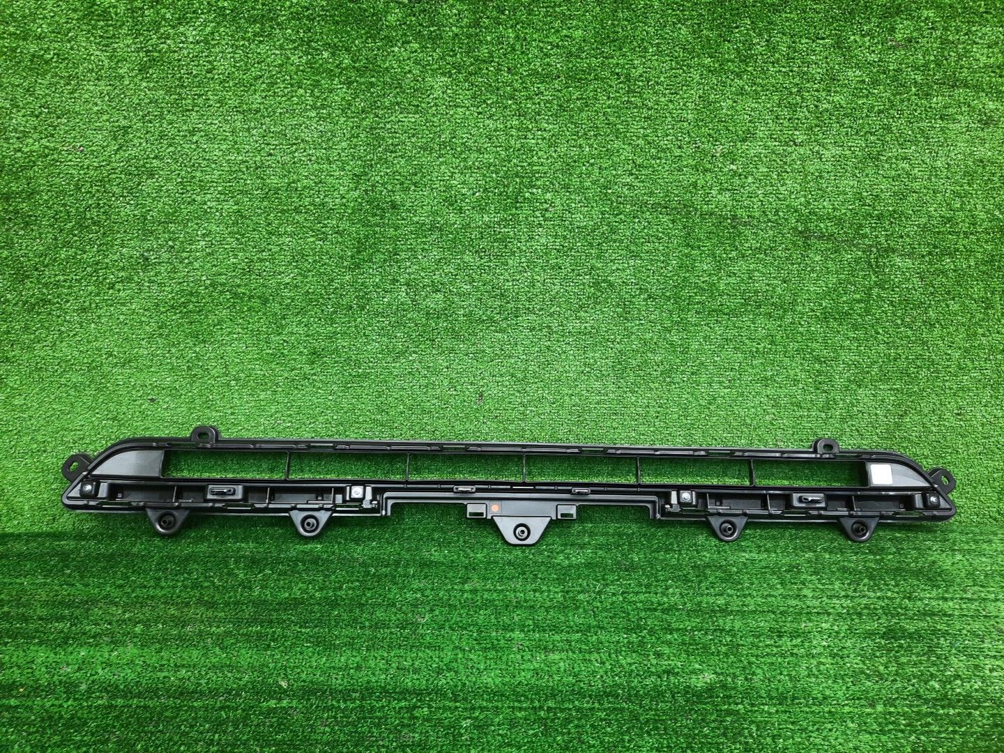Решетка бамперная TOYOTA LAND CRUISER VJA300W 53102-60020 2 ракурс