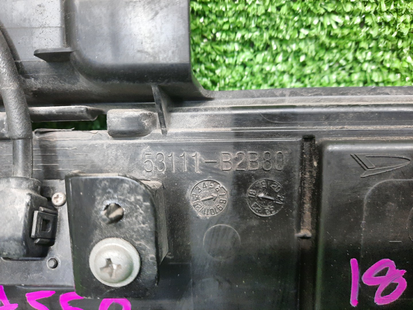 Решетка бамперная DAIHATSU MIRA TOCOT LA550S 53111-B2B80 3 ракурс