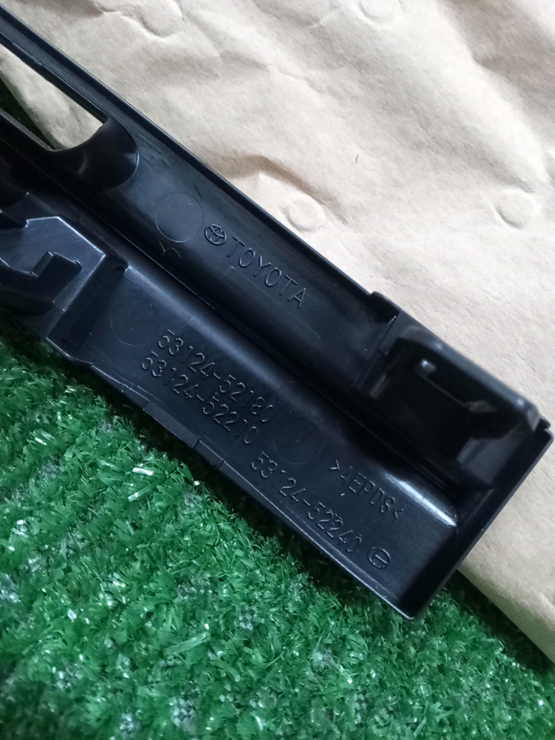 Решетка бамперная левая передняя TOYOTA YARIS GXPA16 G16E-GTS 53124-52240 3 ракурс