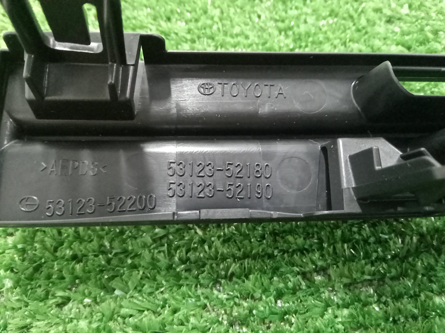 Решетка бамперная правая передняя TOYOTA YARIS GXPA16 G16E-GTS 53123-52200 3 ракурс