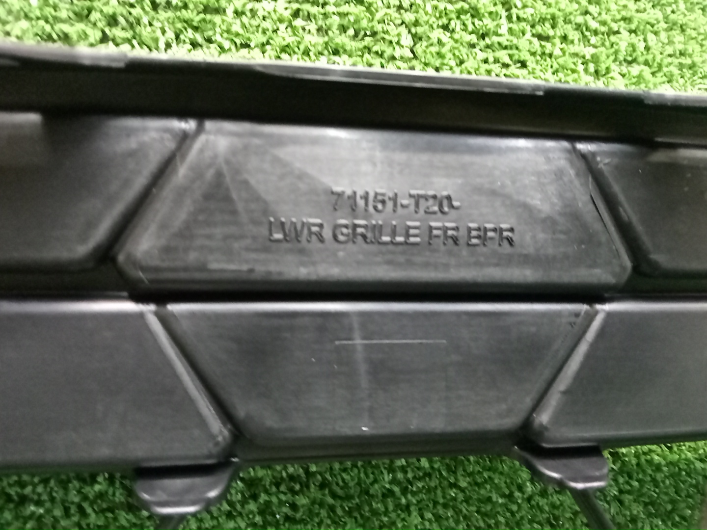 Решетка бамперная HONDA CIVIC FL1 71151-T20-A10 3 ракурс Решетка бамперная HONDA CIVIC FL1 71151-T20-A10 3 ракурс