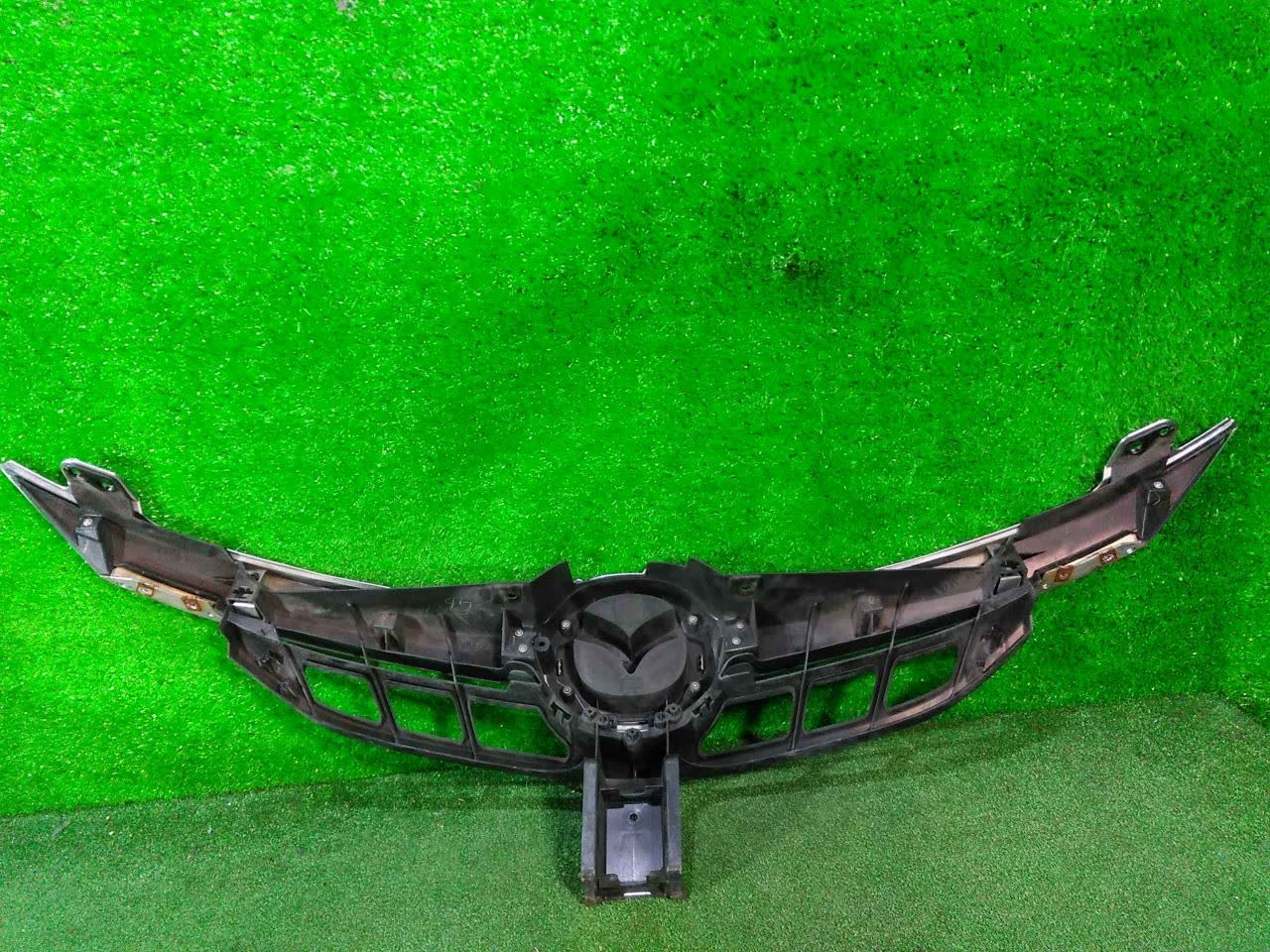 Решетка радиатора MAZDA BIANTE CCEAW, CCEFW, CCFFW, CC3FW C27350712 2 ракурс