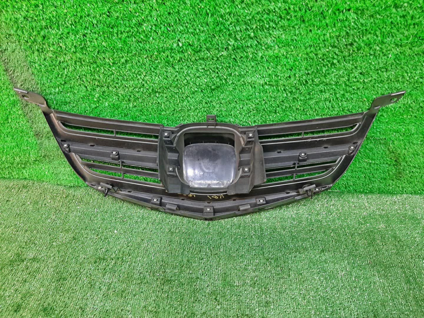 Решетка радиатора HONDA LEGEND KB1 3 ракурс