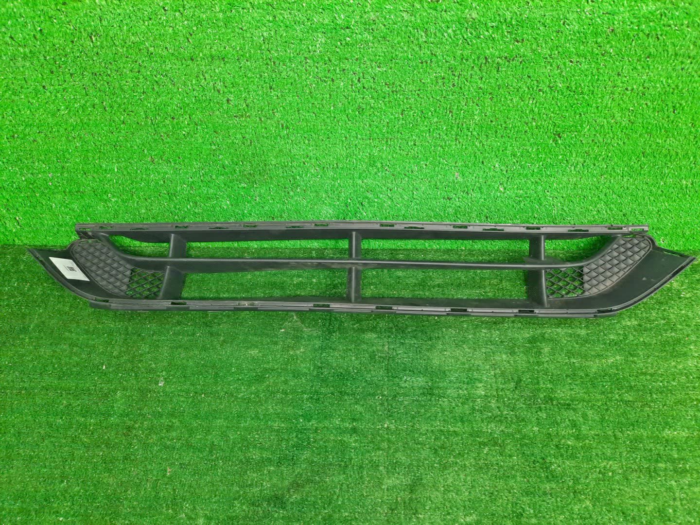 Решетка радиатора MERCEDES-BENZ A-Class W177 A1778859200 1 ракурс