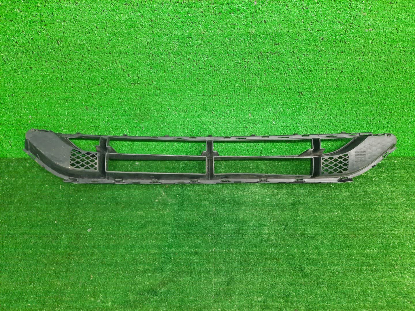 Решетка радиатора MERCEDES-BENZ A-Class W177 A1778859200 2 ракурс