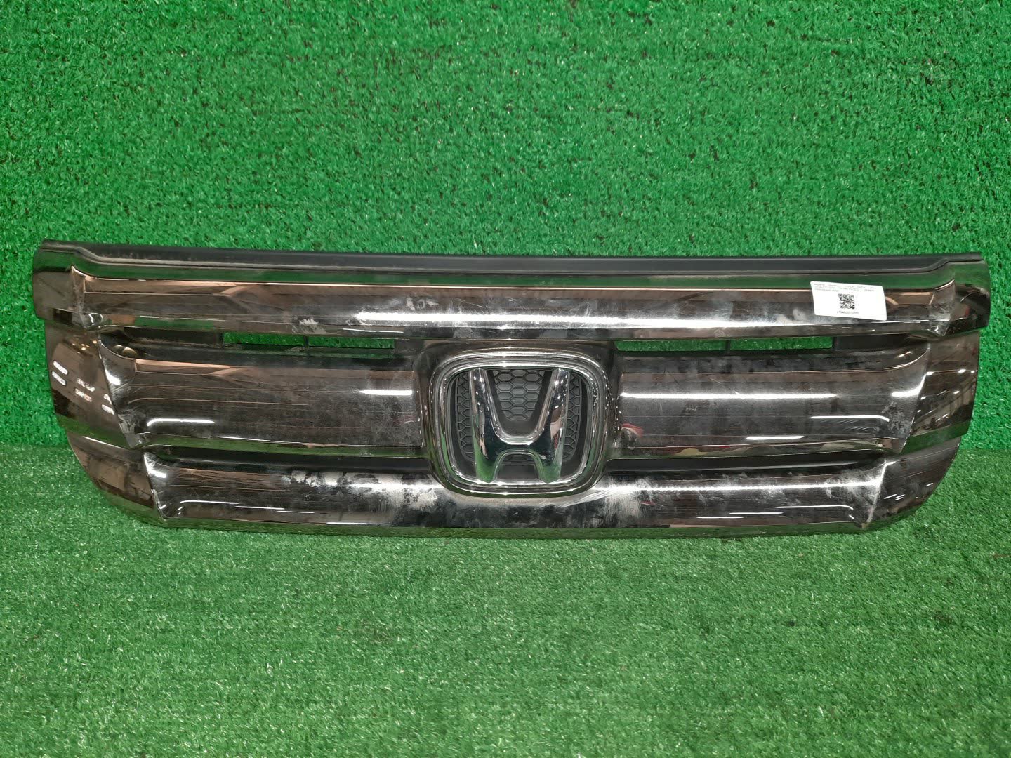 Решетка радиатора HONDA N-BOX JF1 74104-TY0-ZZ10 1 ракурс