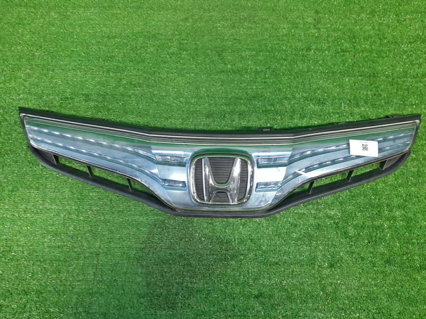 Решетка радиатора HONDA FIT GP1 711211TF2901M1 1 ракурс