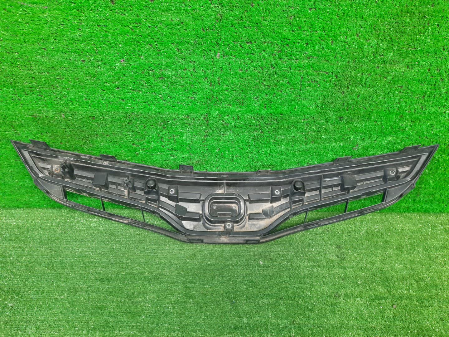 Решетка радиатора HONDA FIT GP1 711211TF2901M1 3 ракурс