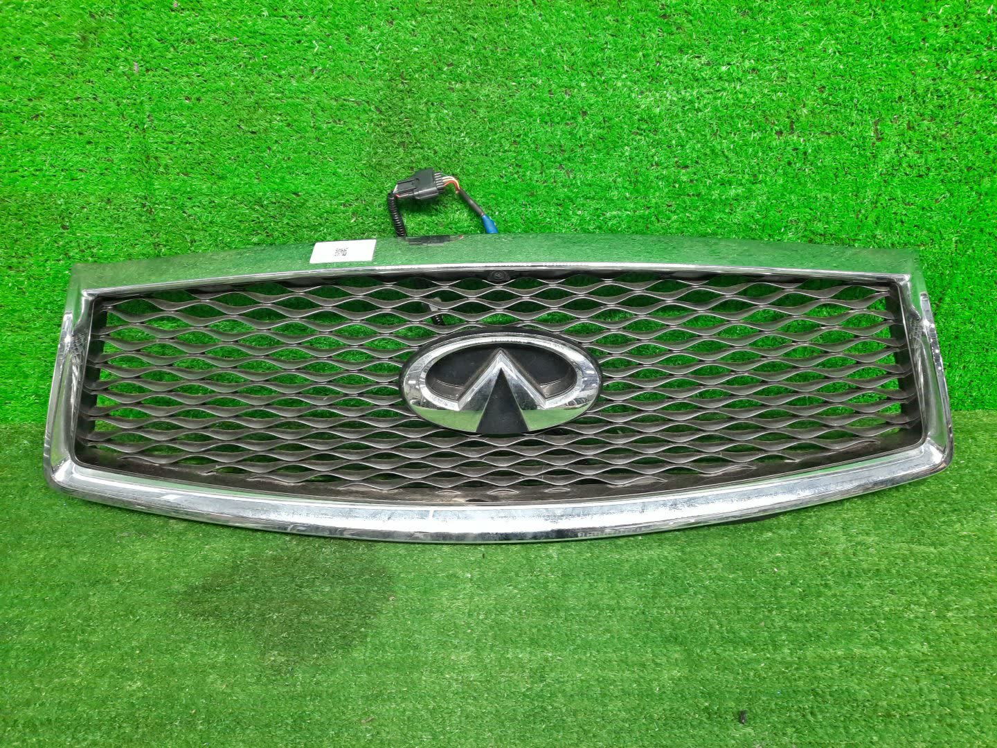 Решетка радиатора NISSAN SKYLINE HV37 623104HB0A 1 ракурс