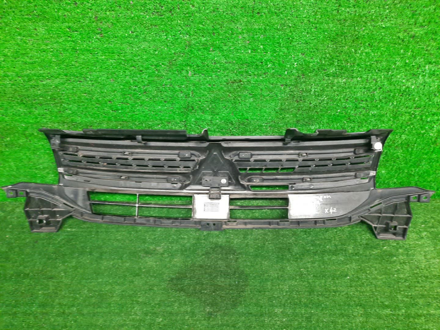 Решетка радиатора MITSUBISHI EK WAGON B11W 7450B02801 3 ракурс