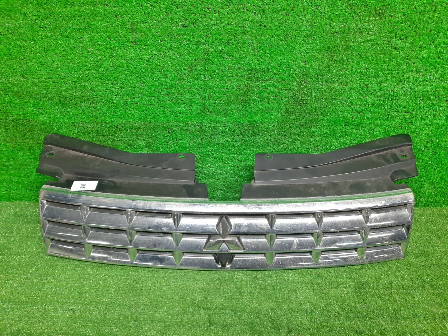 Решетка радиатора MITSUBISHI DELICA D5 CV1W, CV2W, CV4W, CV5W 7450A418 1 ракурс Решетка радиатора MITSUBISHI DELICA D5 CV1W, CV2W, CV4W, CV5W 7450A418 1 ракурс