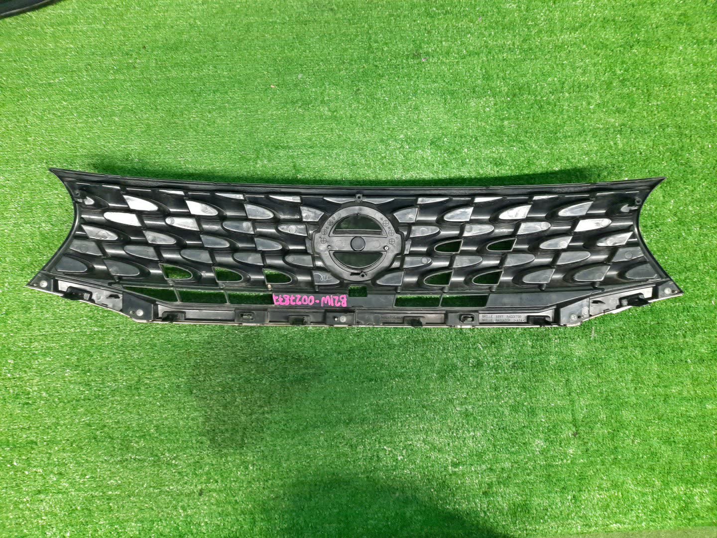 Решетка радиатора NISSAN DAYZ B21W 7450A83801 2 ракурс