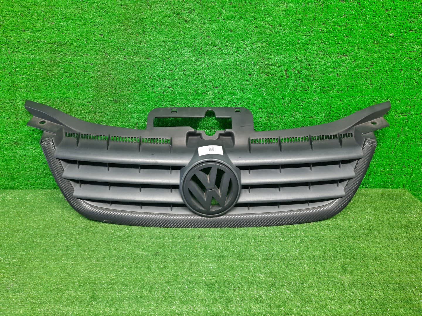 Решетка радиатора VOLKSWAGEN TOURAN 1T1 1T0853651 1 ракурс