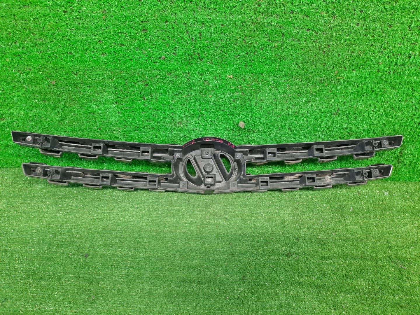 Решетка радиатора TOYOTA BB QNC20, QNC21, QNC25 53114-B1030-02 2 ракурс