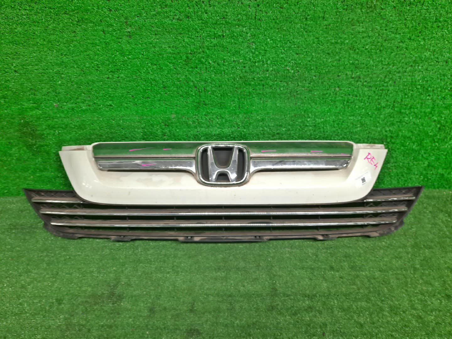 Решетка радиатора HONDA CR-V RE3, RE4 1 ракурс