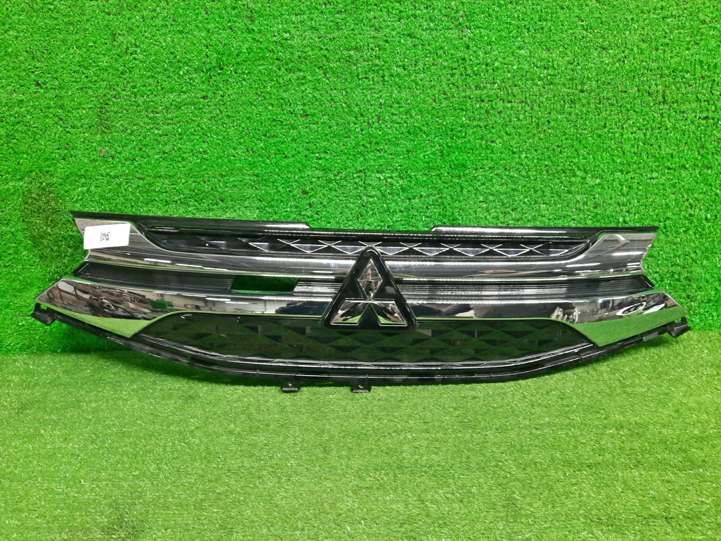 Решетка радиатора MITSUBISHI EK WAGON B33W 62310-7NA0A 1 ракурс