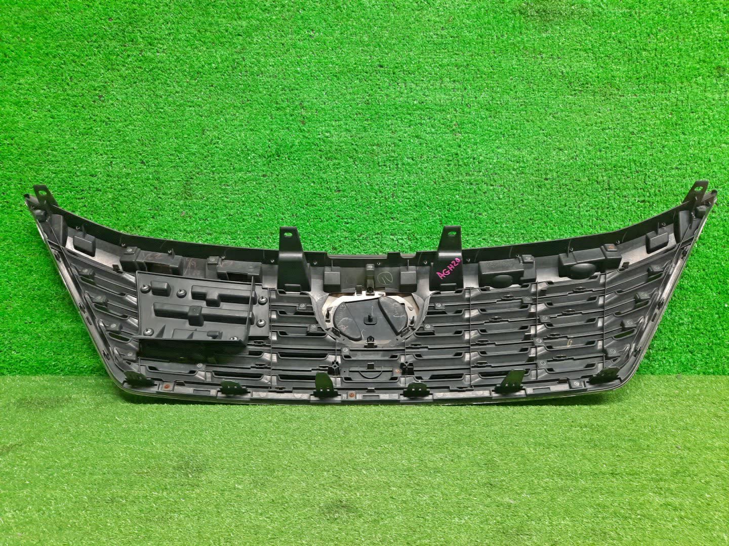 Решетка радиатора TOYOTA VELLFIRE ANH25W, GGH25W, GGH20W, ANH20W 53101-58140 2 ракурс