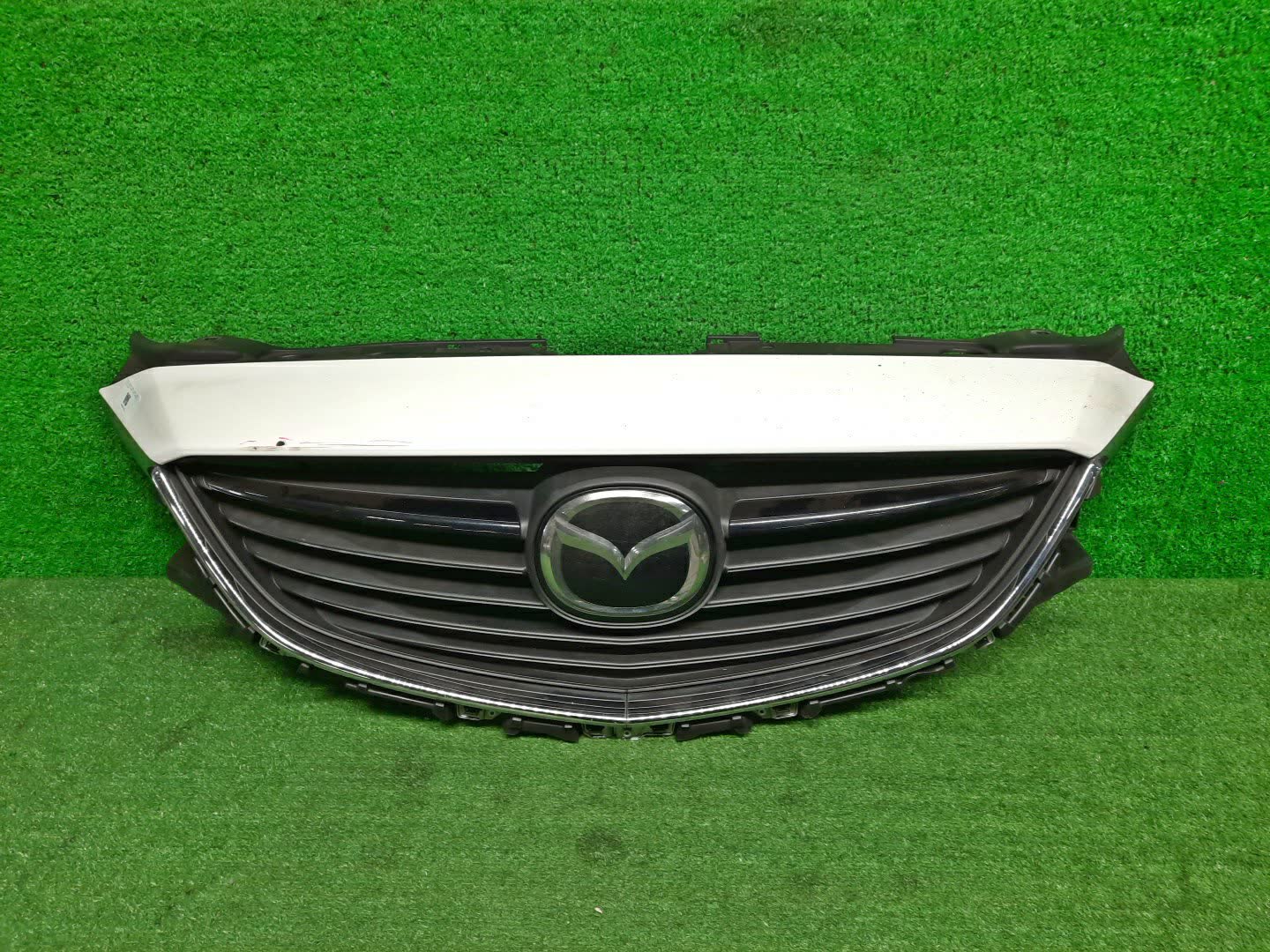 Решетка радиатора MAZDA ATENZA, 6 GJ5FW, GJEFW, GJ2FW GHP9-50712 1 ракурс
