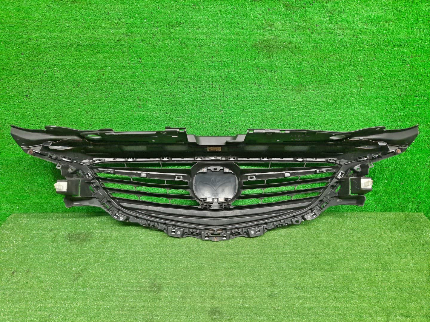 Решетка радиатора MAZDA ATENZA, 6 GJ5FW, GJEFW, GJ2FW GHP9-50712 3 ракурс
