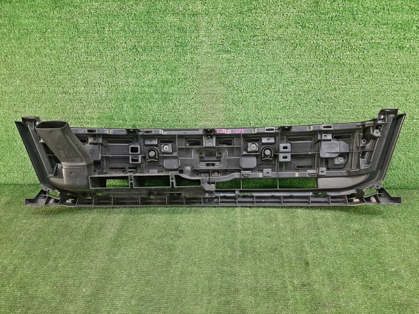 Решетка радиатора HONDA FREED SPIKE GP3 71121-SWZ003 3 ракурс