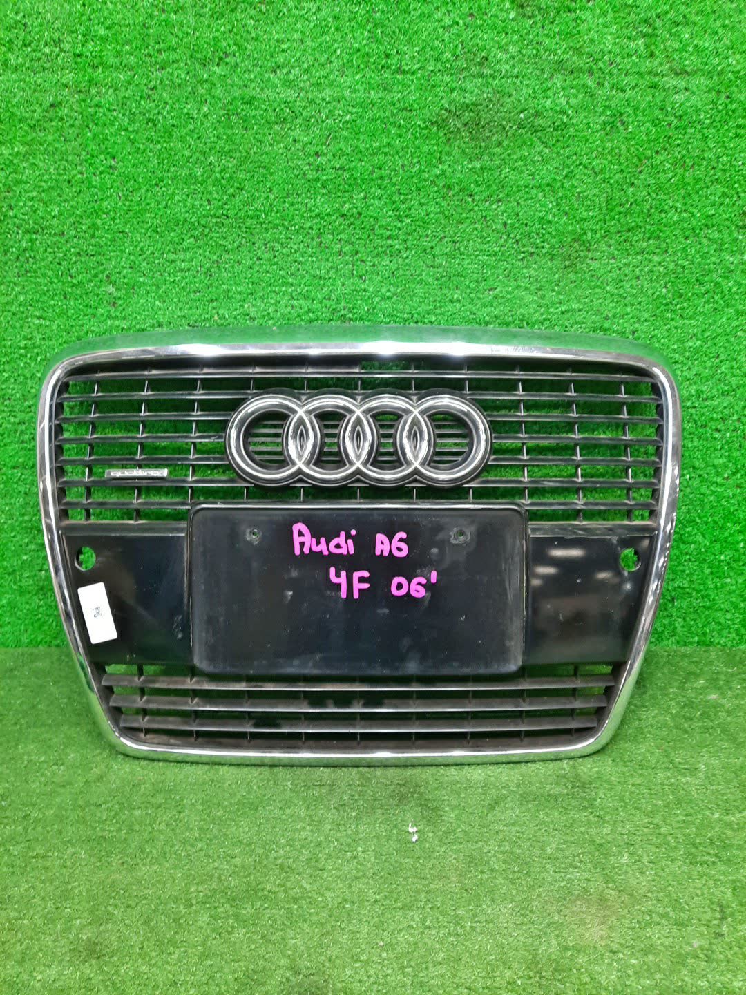 Решетка радиатора AUDI A6 4F2 4F0853651 1 ракурс