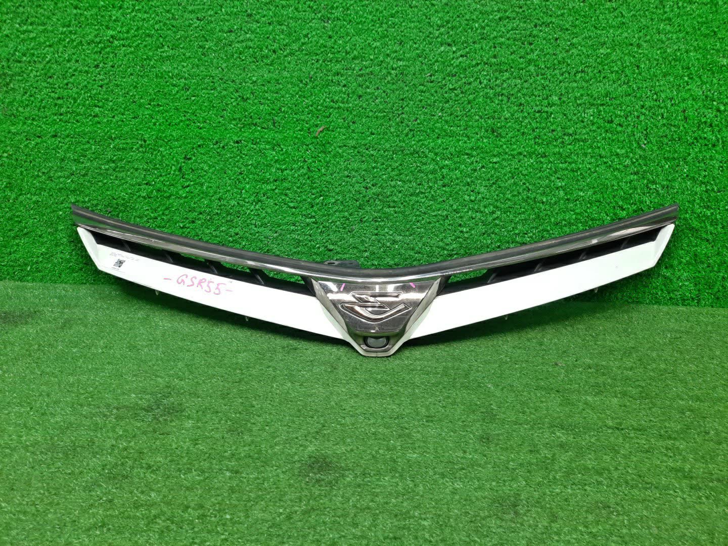 Решетка радиатора TOYOTA ESTIMA GSR50W 53101-28260 1 ракурс