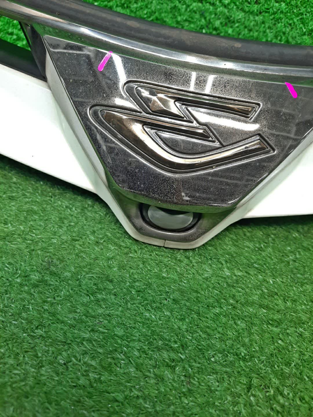 Решетка радиатора TOYOTA ESTIMA GSR50W 53101-28260 2 ракурс