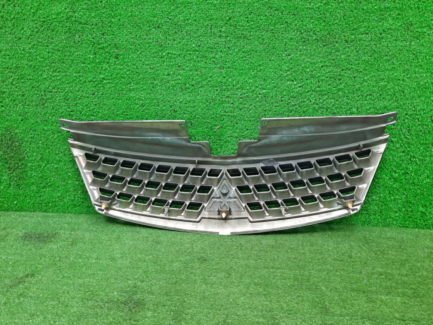 Решетка радиатора MITSUBISHI OUTLANDER CW4W, CW6W, CW5W 7450A-460 3 ракурс