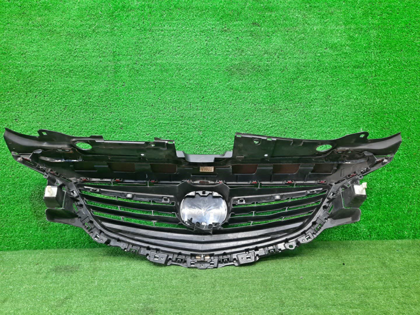 Решетка радиатора MAZDA ATENZA, MAZDA 6 GJ5FP, GJEFP, GJ2FP, GJ2AP, GJ526, GJ523 GHP9-50712 3 ракурс