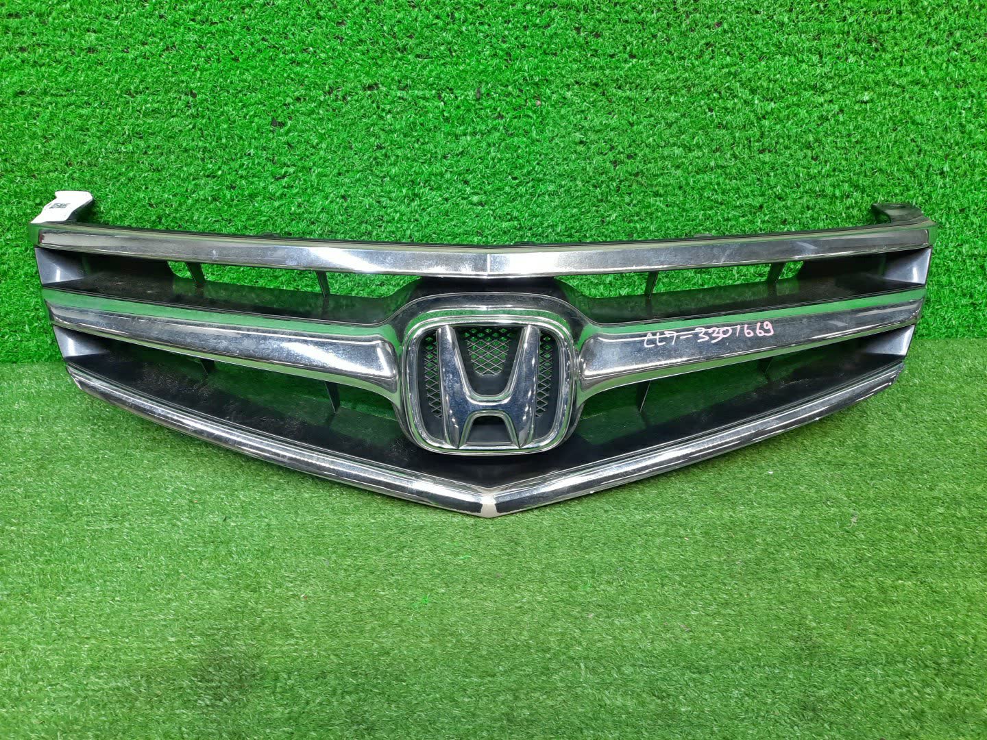 Решетка радиатора HONDA ACCORD CL7, CM2, CL8, CM1, CM3, CL9 1 ракурс