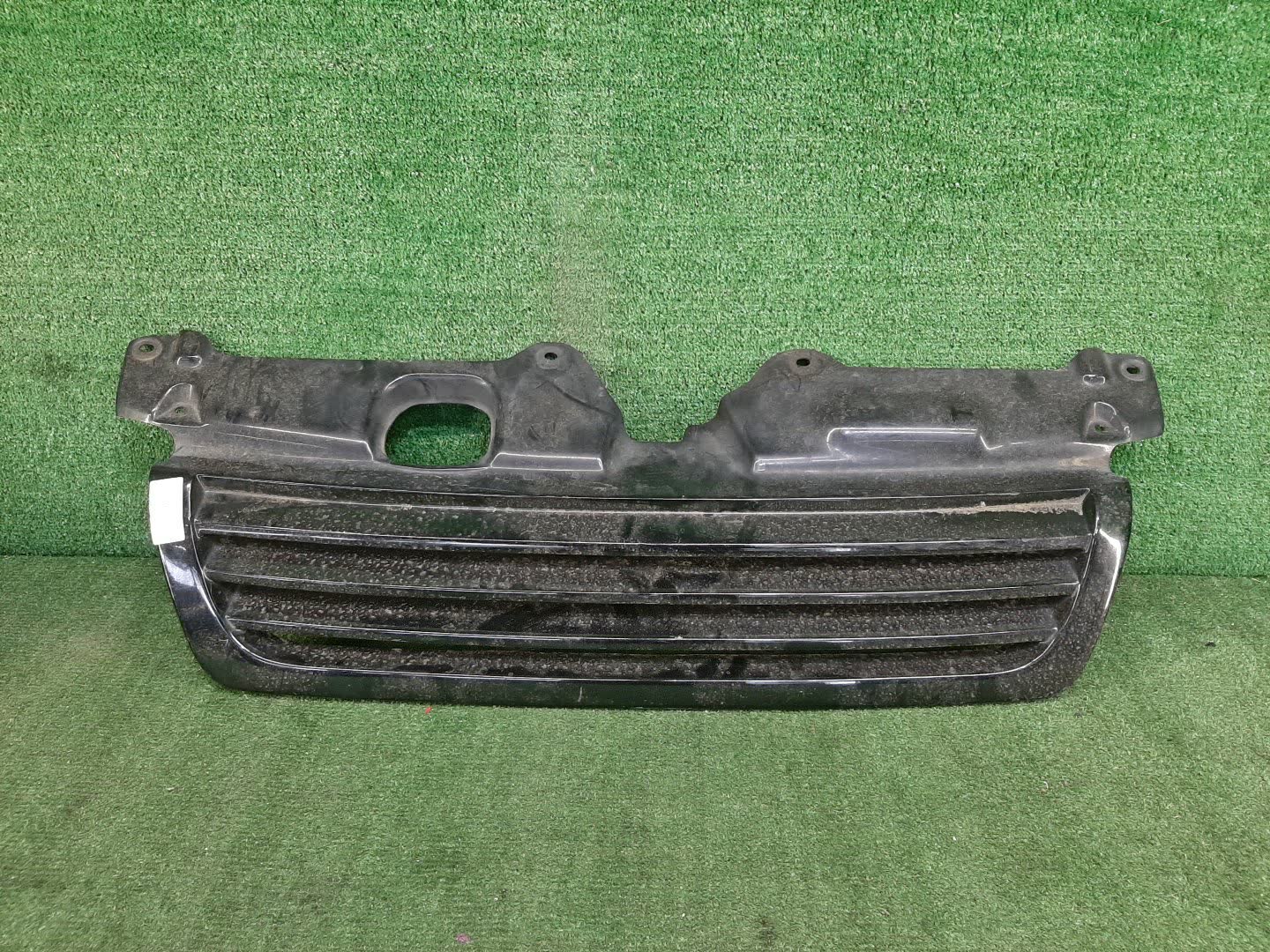 Решетка радиатора HONDA STEPWGN RF3, RF4, RF5, RF7, RF6, RF8 1 ракурс Решетка радиатора HONDA STEPWGN RF3, RF4, RF5, RF7, RF6, RF8 1 ракурс