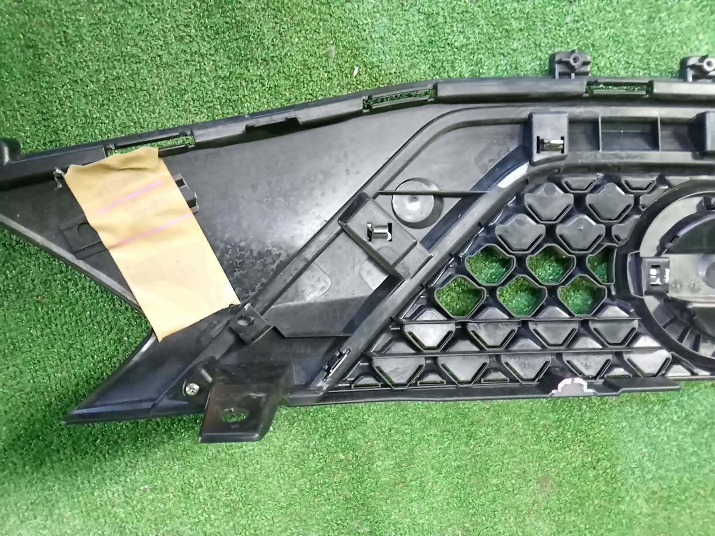 Решетка радиатора NISSAN DAYZ B45W, B43W, B46W, B47W, B48W, B44W 62310-7MF0A 3 ракурс