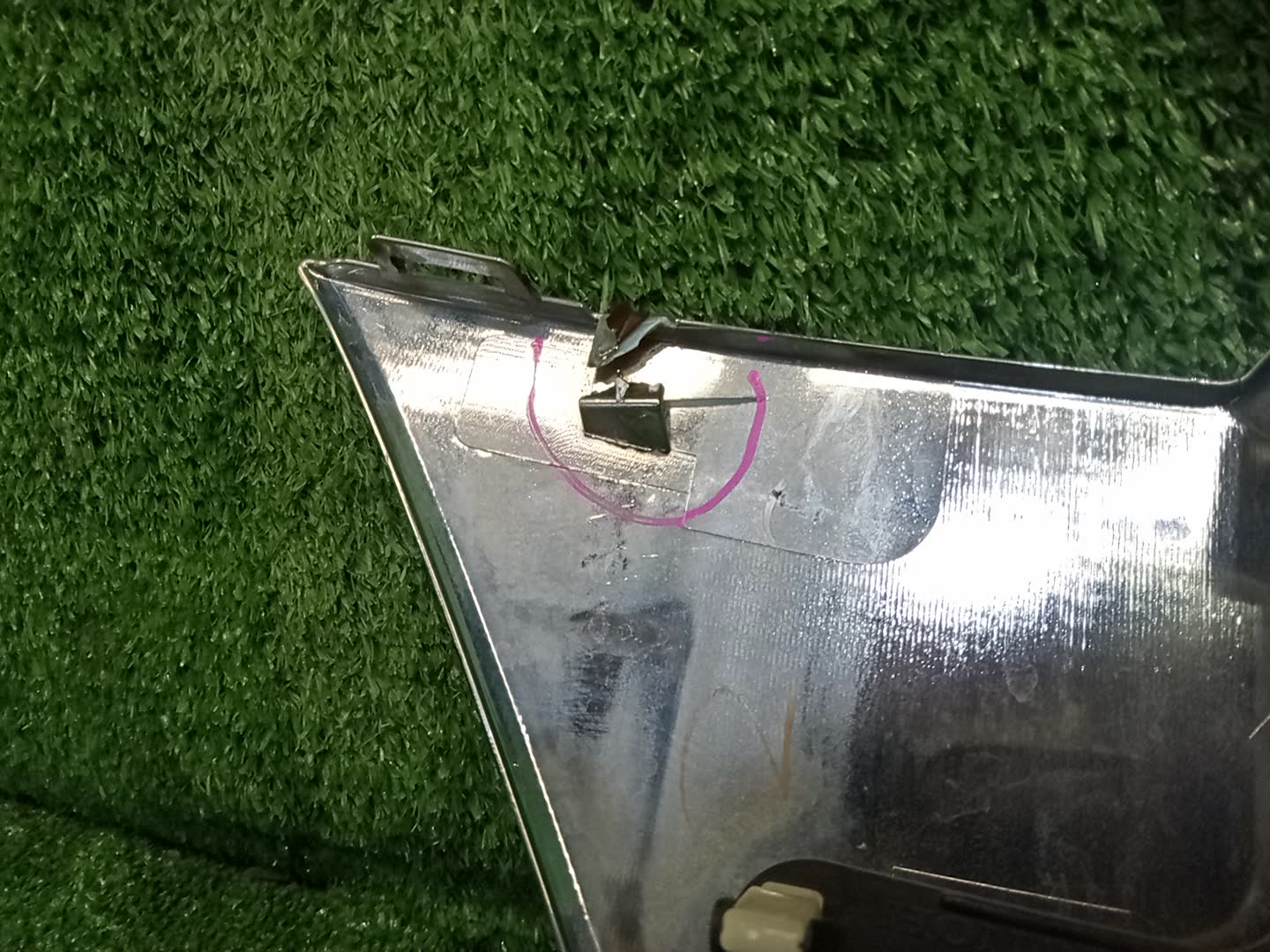 Решетка радиатора HONDA N-BOX JF1 71121-TY0-N010 3 ракурс