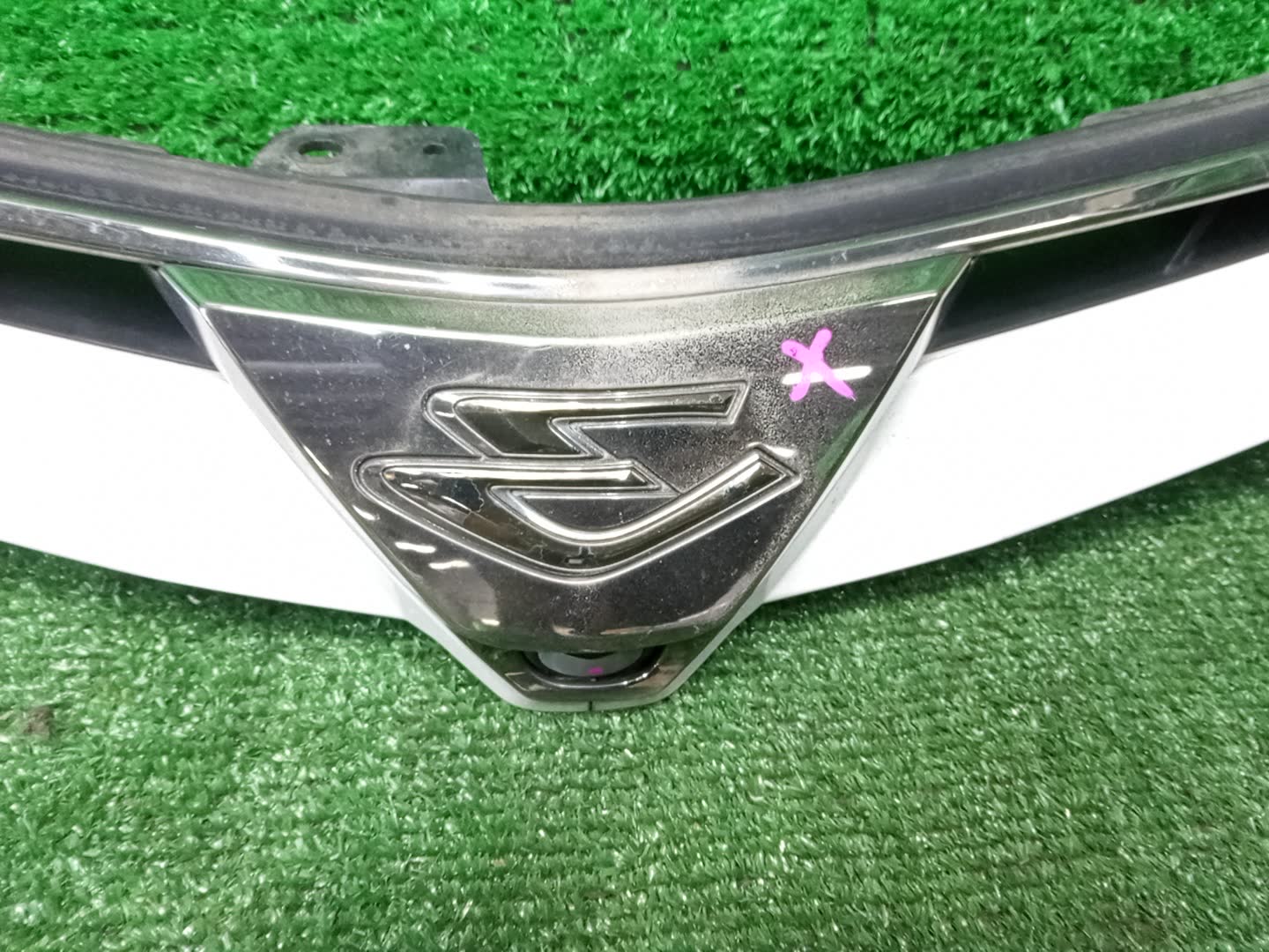 Решетка радиатора TOYOTA ESTIMA GSR50W 53101-28260 2 ракурс