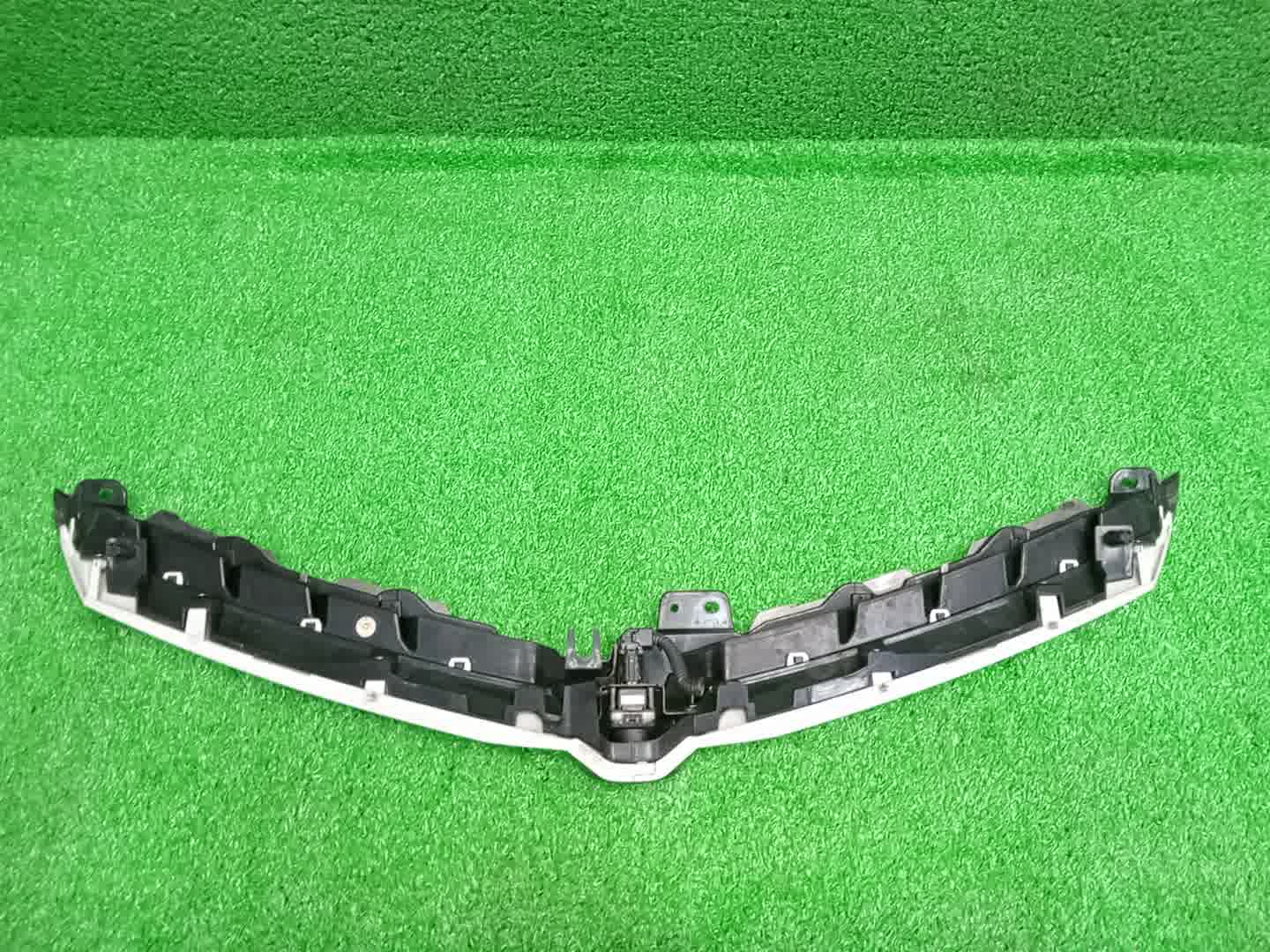 Решетка радиатора TOYOTA ESTIMA ACR50W 53101-28260 2 ракурс