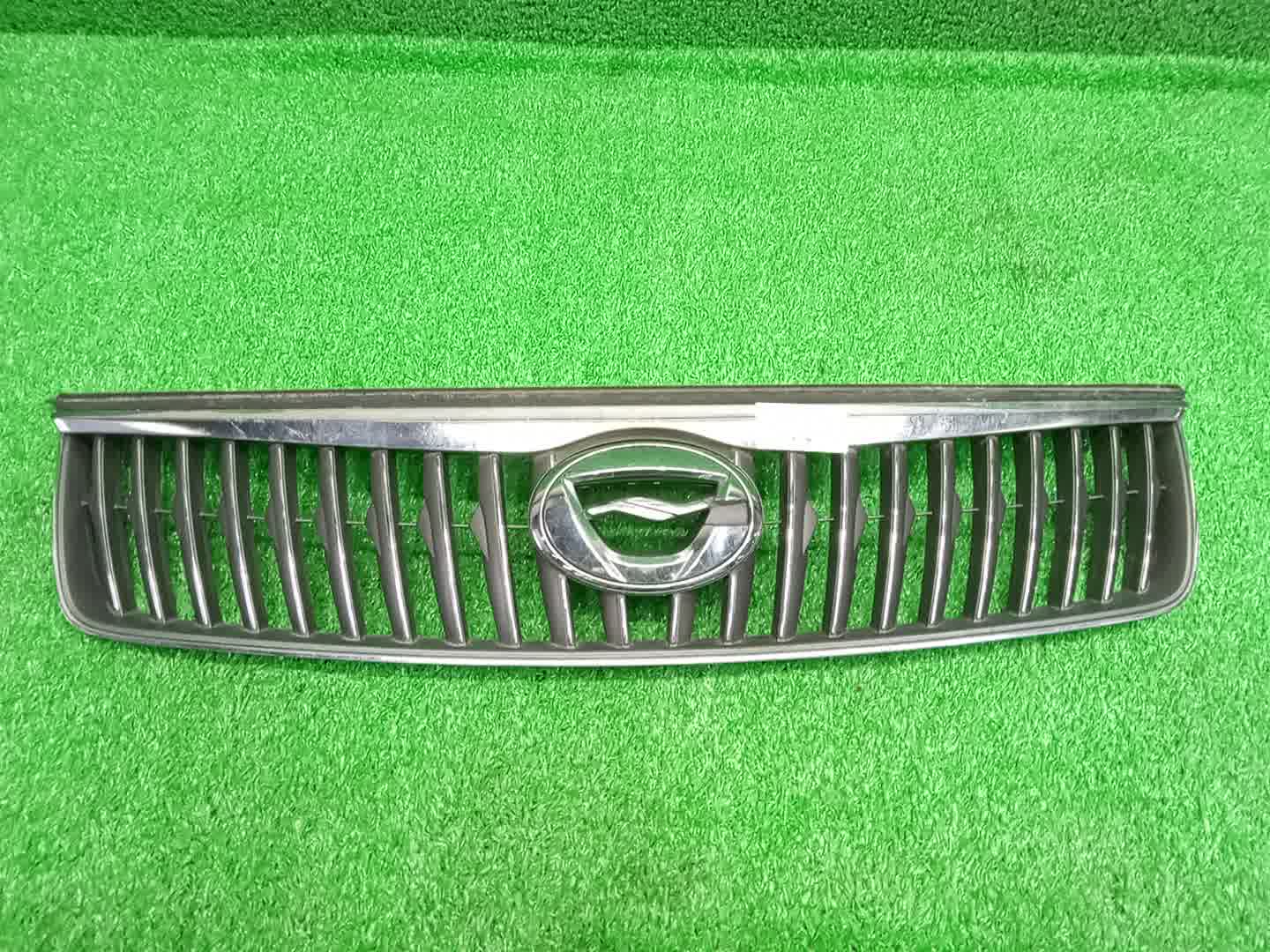 Решетка радиатора TOYOTA COROLLA  AXIO ZRE142 53101-12B50 1 ракурс