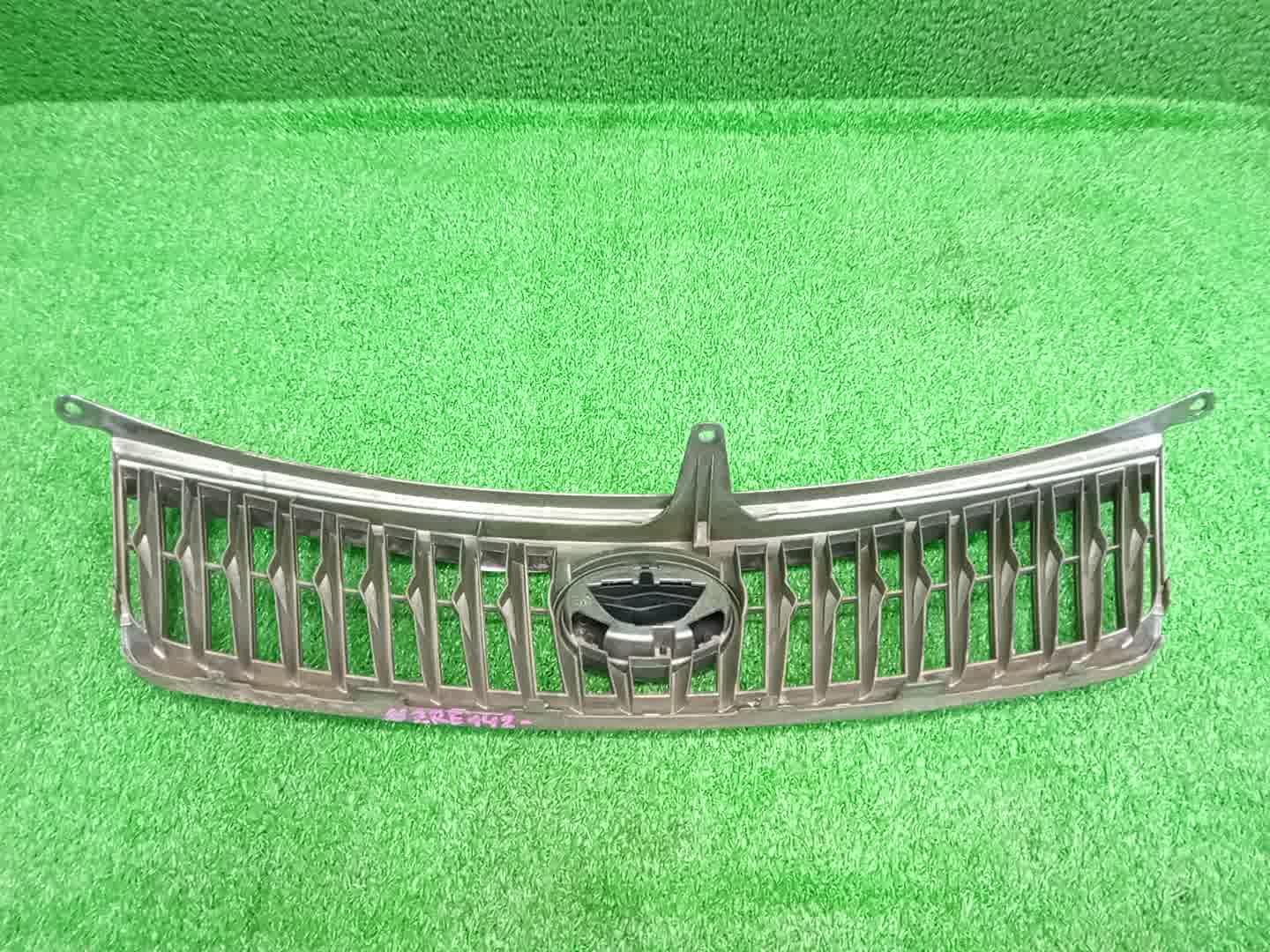 Решетка радиатора TOYOTA COROLLA  AXIO ZRE142 53101-12B50 2 ракурс