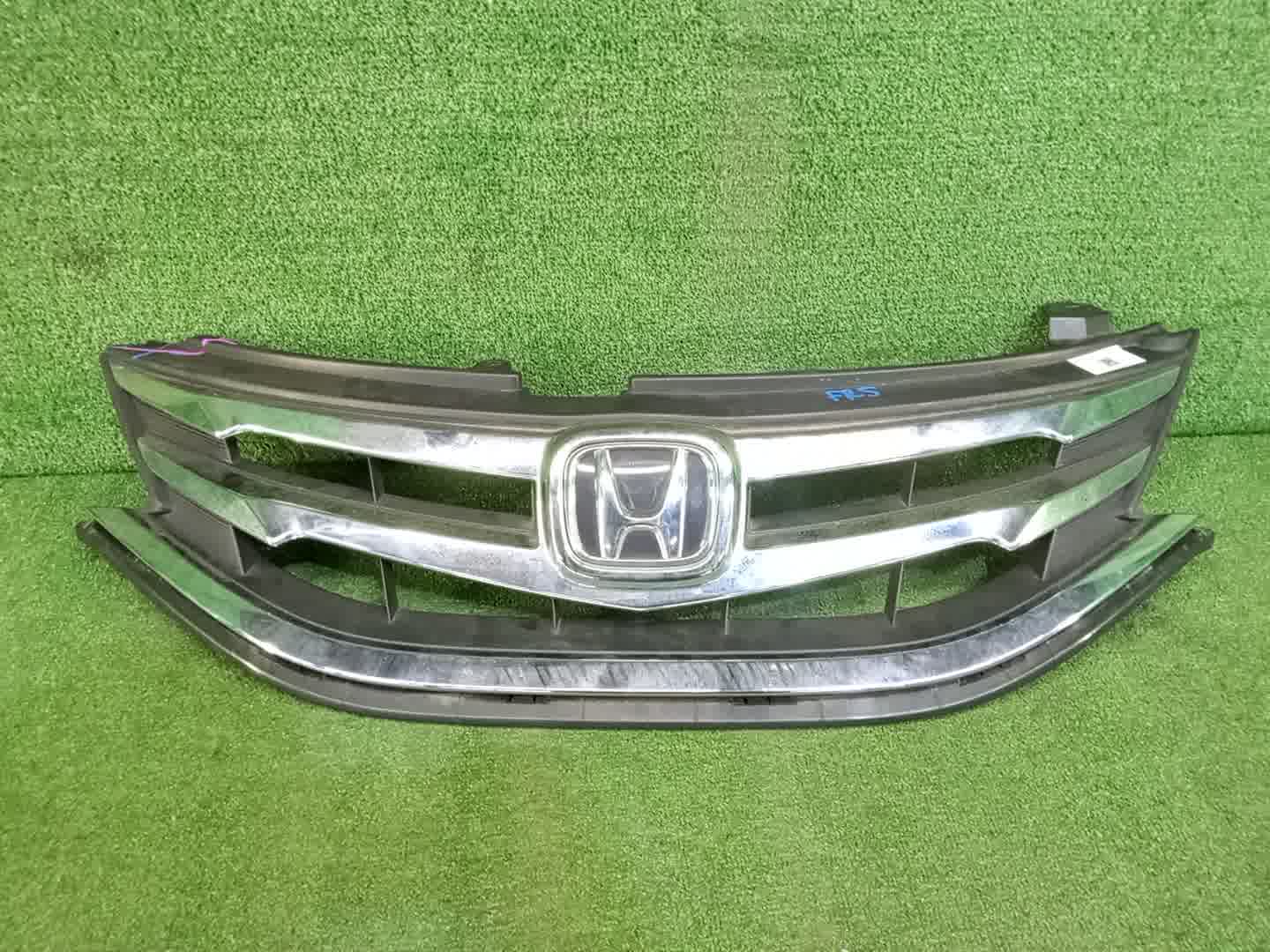 Решетка радиатора HONDA JADE FR5 1 ракурс