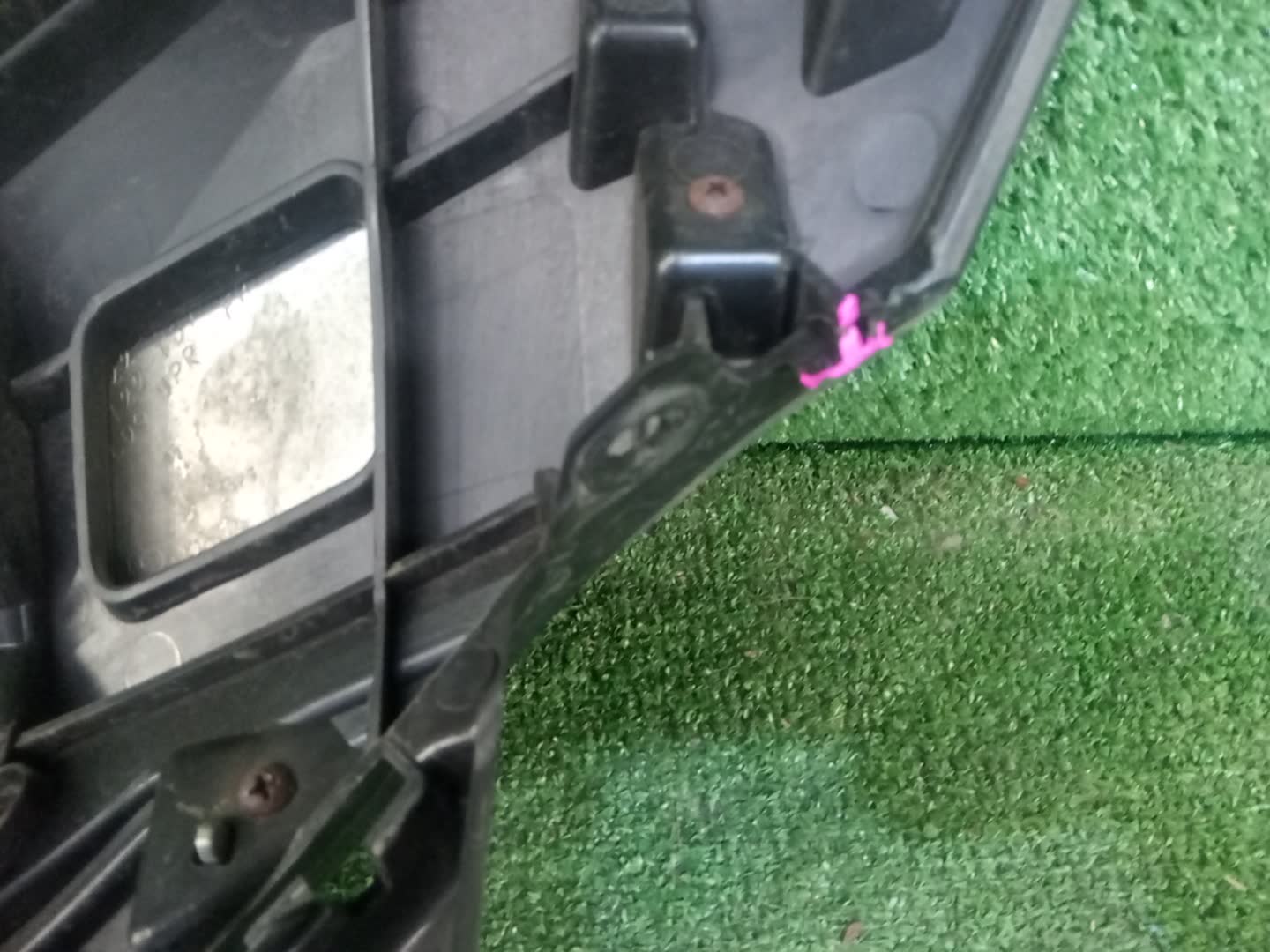 Решетка радиатора HONDA FIT SHUTTLE GP2 71121-TD7-J01-M1 4 ракурс