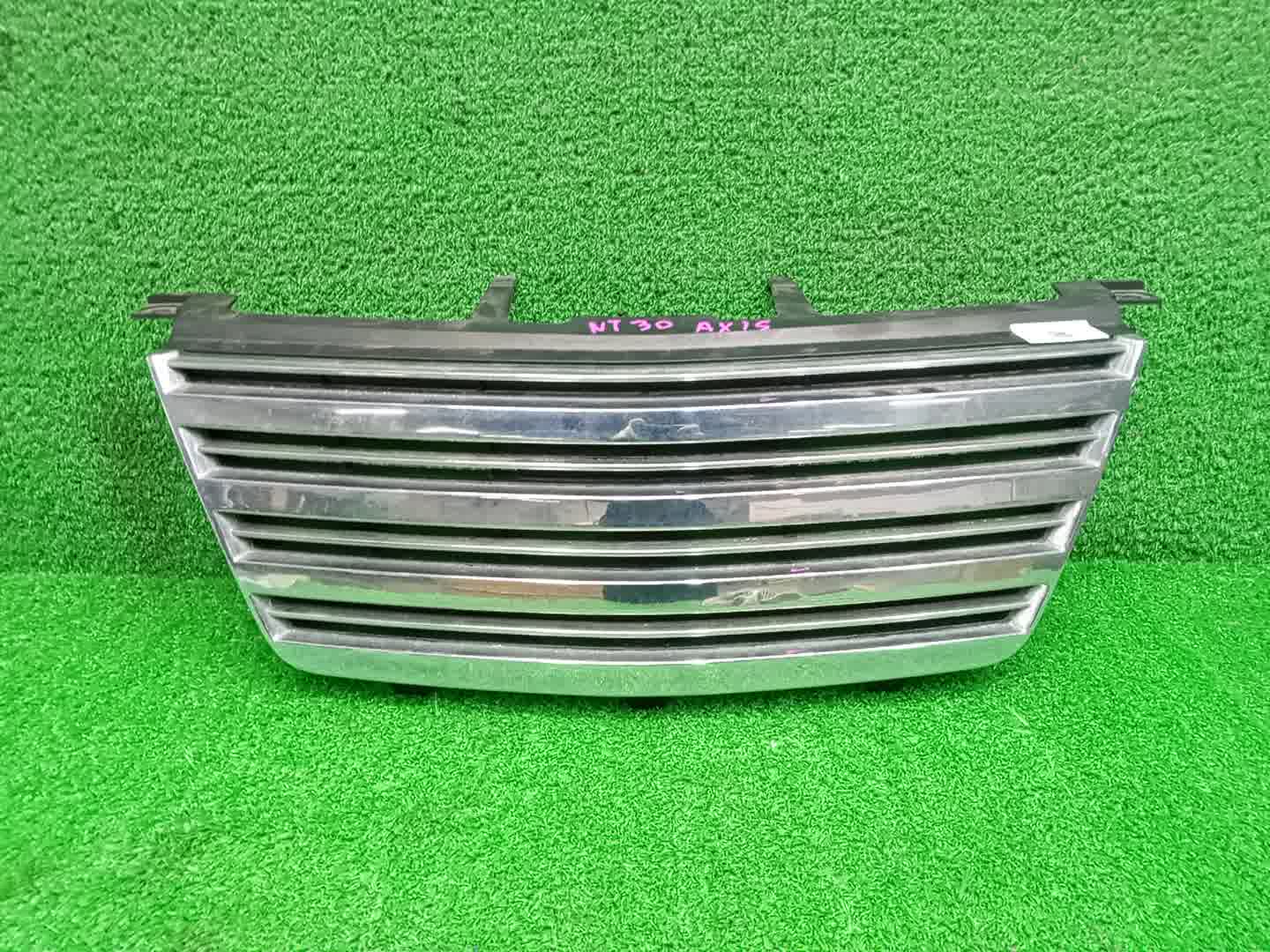 Решетка радиатора NISSAN X-TRAIL T30, NT30, PNT30 62310-1A361 1 ракурс