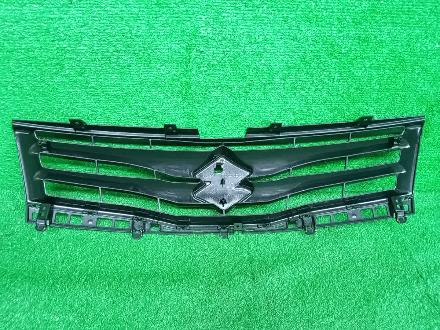 Решетка радиатора SUZUKI ESCUDO, GRAND VITARA TDB4W, TD94W, TD54W, TDA4W, TDB4, TE94, TD54, JT 72111-77KA0-38B 2 ракурс Решетка радиатора SUZUKI ESCUDO, GRAND VITARA TDB4W, TD94W, TD54W, TDA4W, TDB4, TE94, TD54, JT 72111-77KA0-38B 2 ракурс