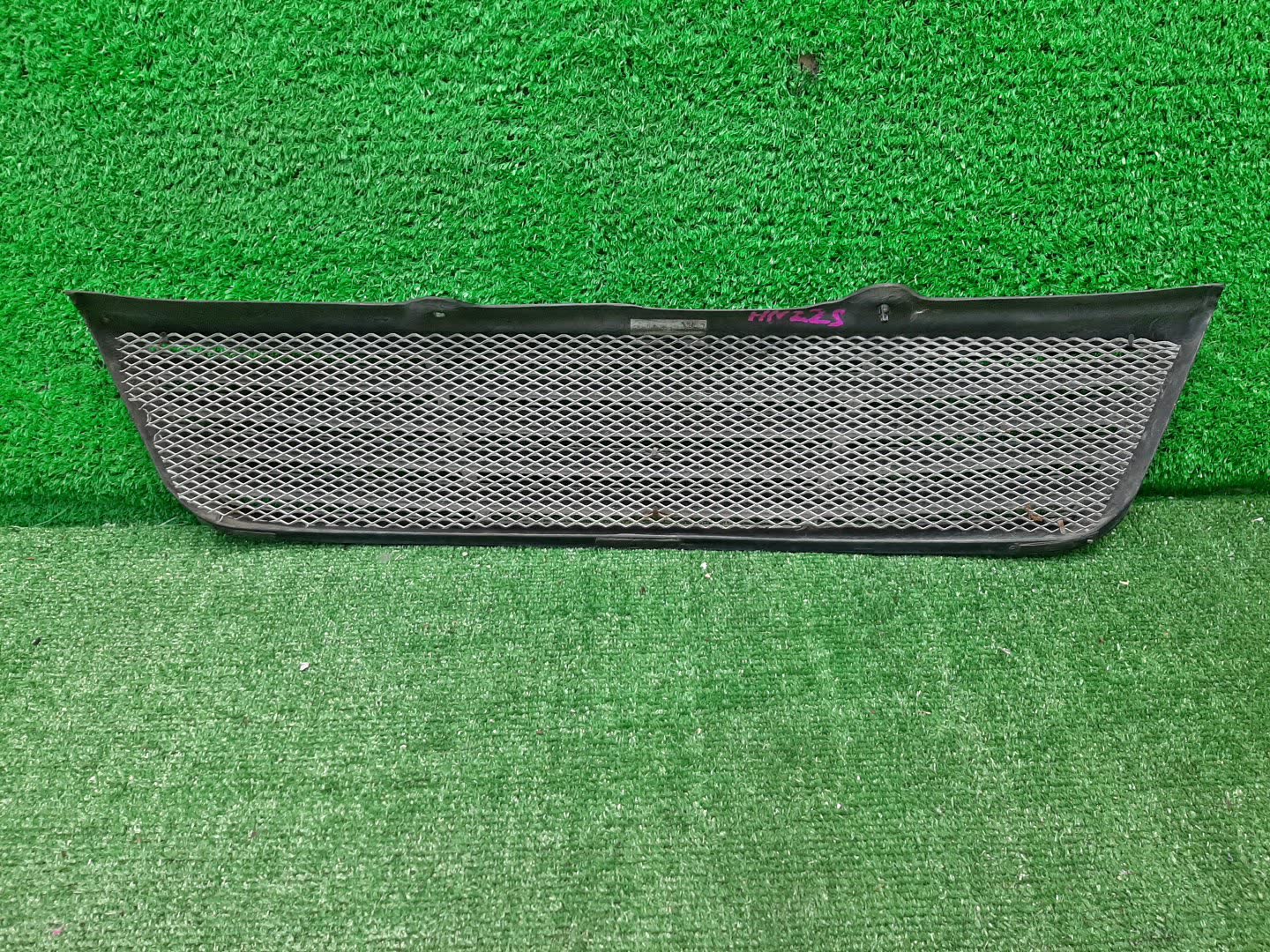 Решетка радиатора передняя SUZUKI KEI HN21S, HN11S, HN22S, HN12S 2 ракурс